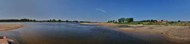 Die Elbe bei Darchau am (08.07.2018) Niedrigwasser.