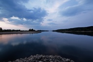 Eine Blaue Stunde an der Elbe.So wenig Wasser.Für mich ist es der niedrigste Pegel den ich bisher gesehen habe.(21.07.2018)