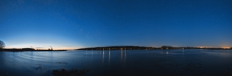 Die Elbe in der Blauen Stunde. ( 01.03.2020 )