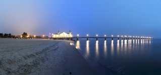 Die Ahlbecker Seebrücke in der Blauen Stunde.Sind dort schon sehr oft gewesen.