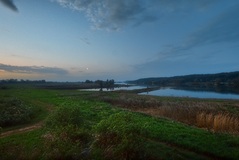 Die Elbe ist immer eine gute Fotoadresse.Heute am Vatertag bestimmt für viele auch wieder. Um diese Fotozeit habe ich keinen gesehen.(10.05.2018)